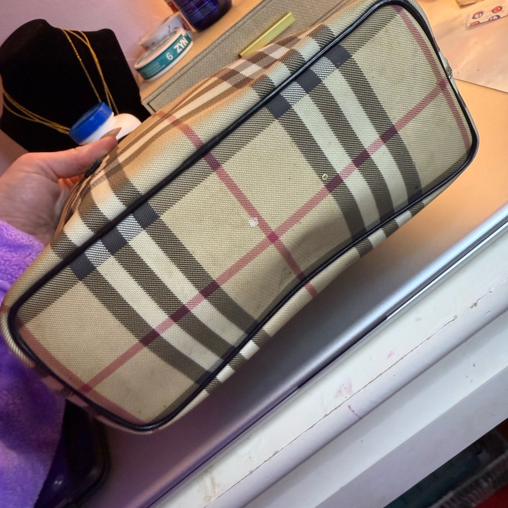 Burberry Signature Canvas Novacheck Tote Bag - Picture 5 of 8